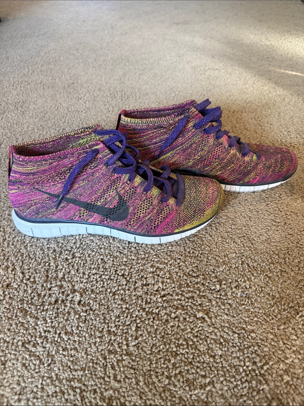 Size 10.5 Men’s Nike Multicolor Flyknit Chukka Sneakers